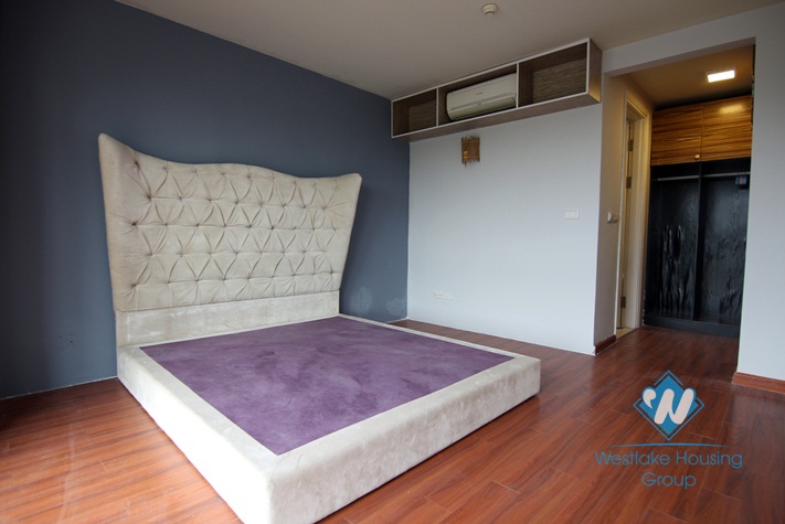 Cheap three bedrooms apartment for rent in Ciputra Ha Noi